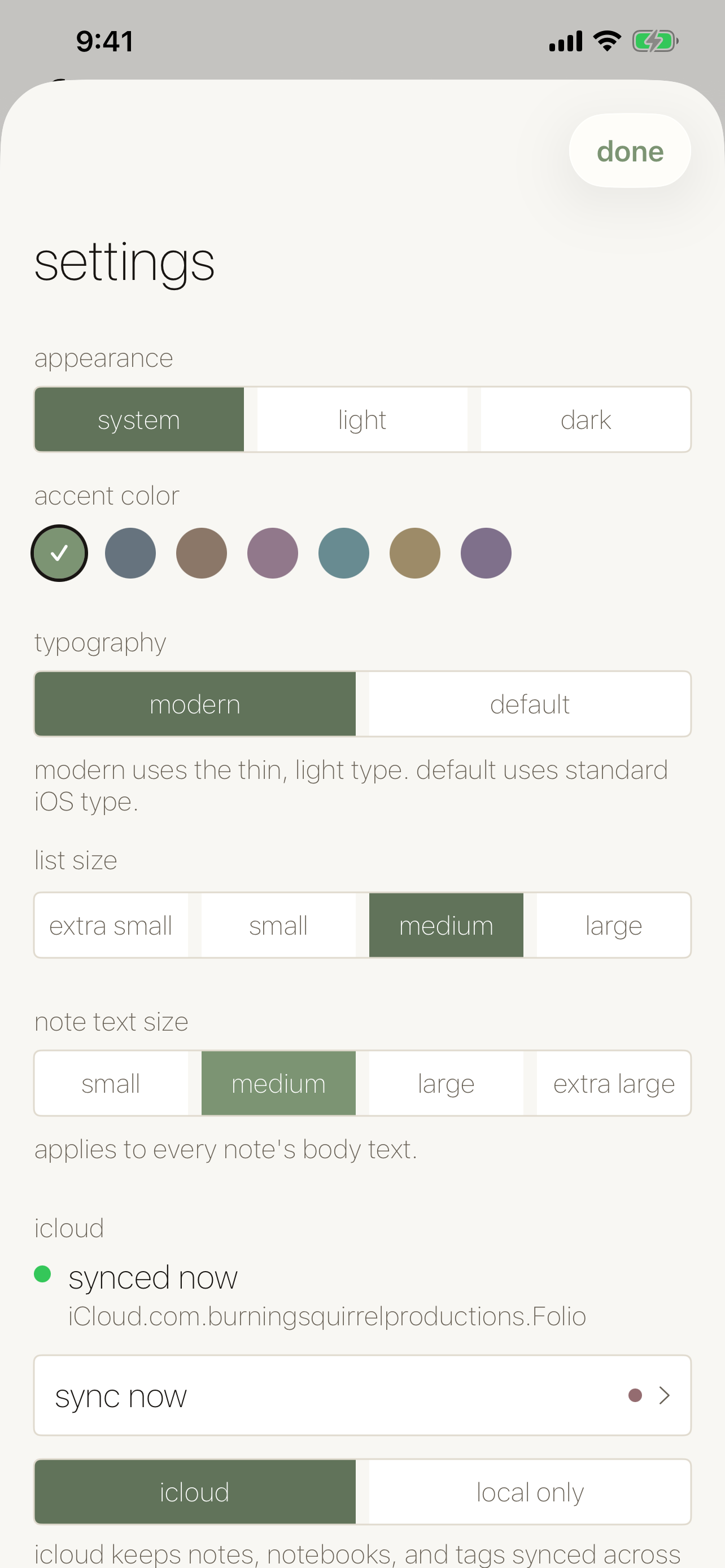 Folio settings with appearance, accent color, typography, and iCloud options