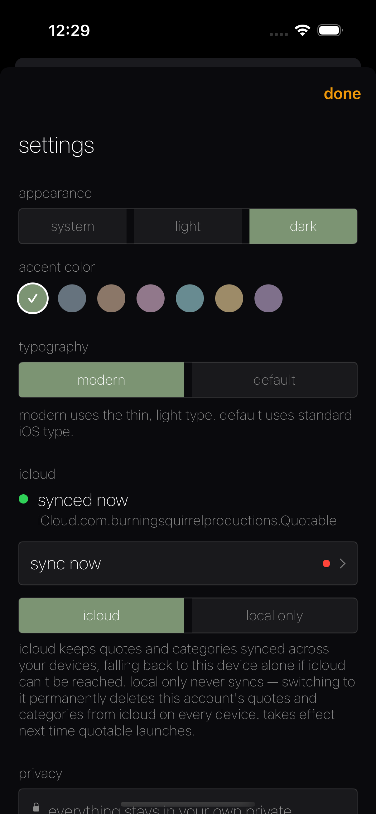 Quotable app settings with appearance, accent color, and iCloud sync options